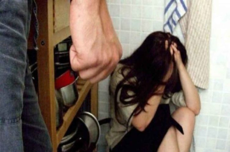 marito picchia moglie milano (foto dal web)