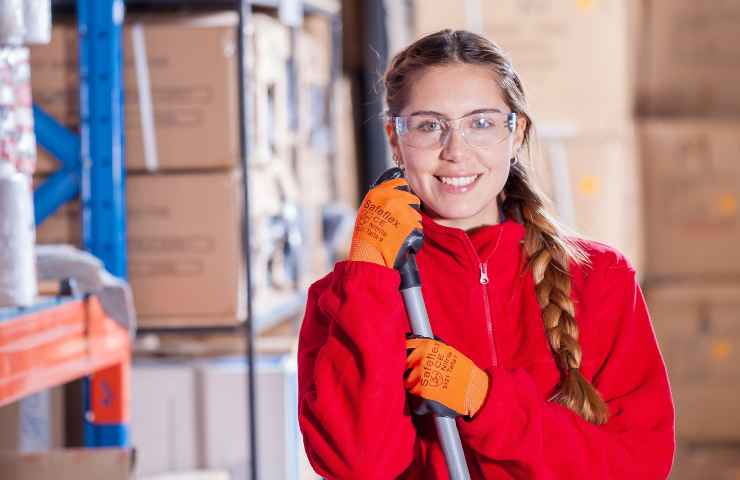 Futuranews - Legge di bilancio 2021, sgravi fiscali per incentivare l'occupazione femminile Donne a lavoro