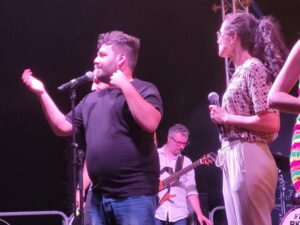 Futuranews - Song Na Pace, un successo all'Arenile di Bagnoli per il concertone di beneficenza - VIDEO e FOTO