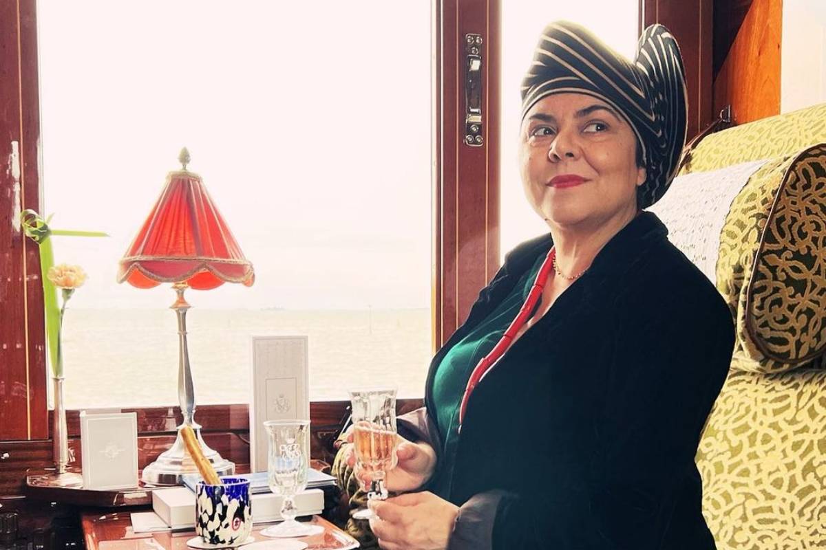 Addio a Michela Murgia, folla e lacrime nella Chiesa degli artisti a Roma