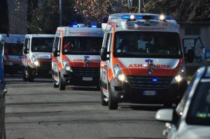 Incidente in A1, scontro tra un bus di migranti e un tir: due morti e 18 feriti