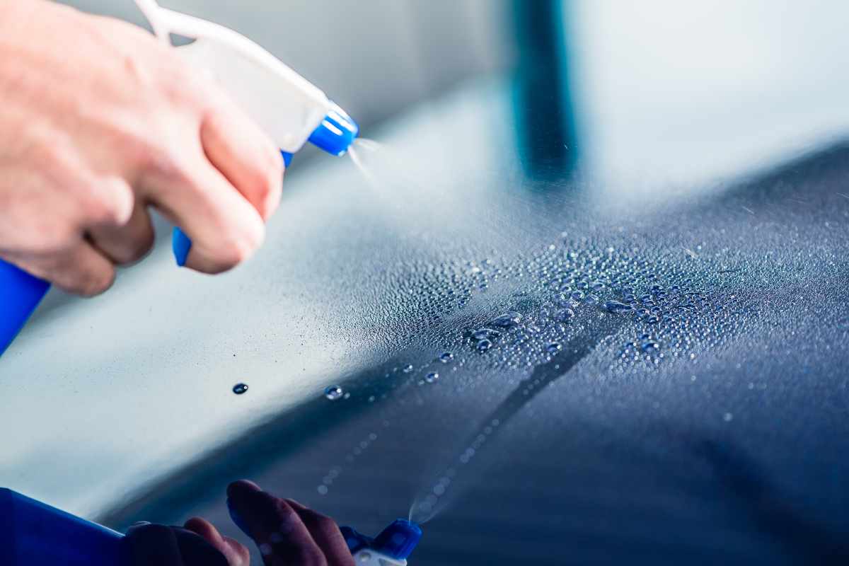 Spray aceto vetri auto 